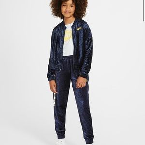 Nike Big Kids Tracksuit M